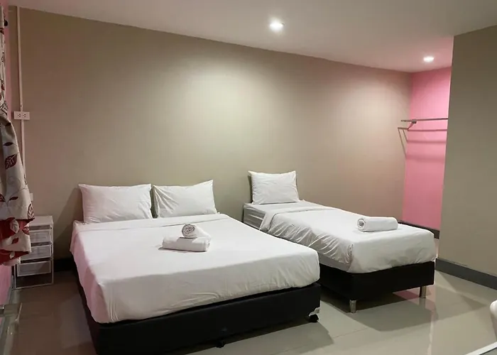 Wanderlust Hostel *