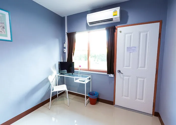 Wanderlust Hostel *