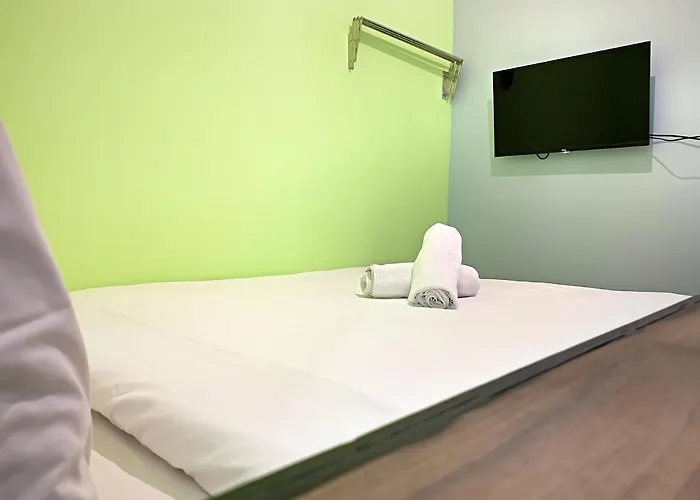 Wanderlust Hostel *